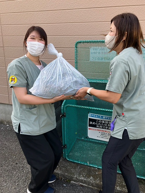 ステーション周辺の草むしり